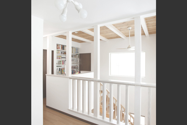 ファミリースペース： 子供の遊び場や、物干スペースなど 多目的に使用できるスペースを設けました。