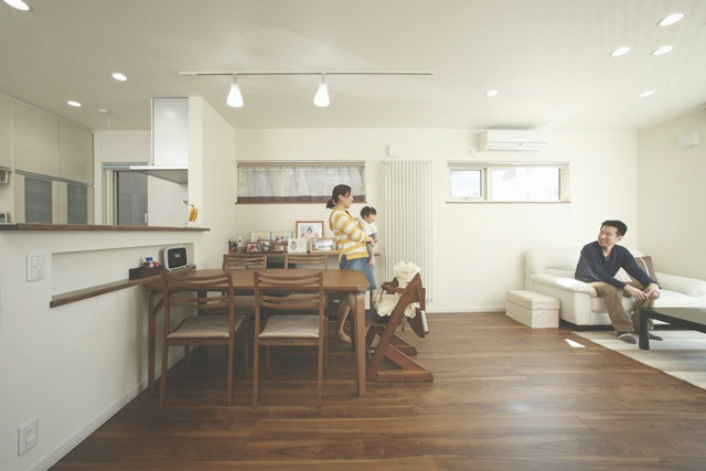 リビング： 使い勝手のよい すっきりとした間取りのＬＤＫ。